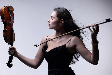 La violoniste française Esther Abrami