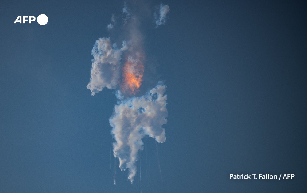 SpaceX Starship explodes after launch, Texas