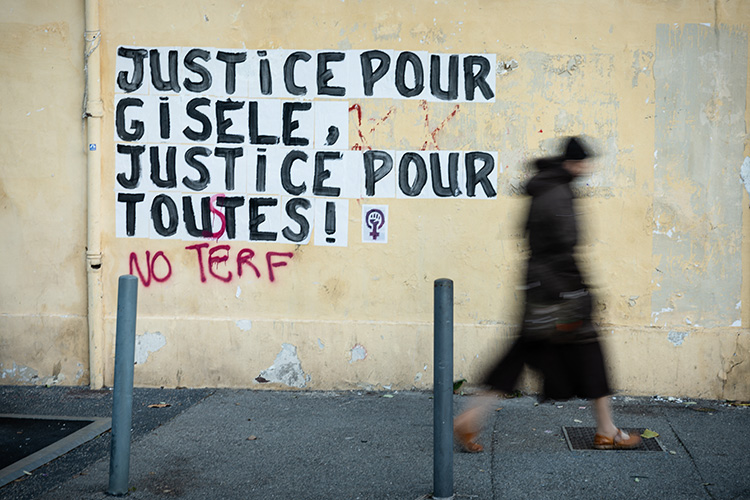 Graffiti in solidarity with Gisele Pelicot near the Avignon courthouse.