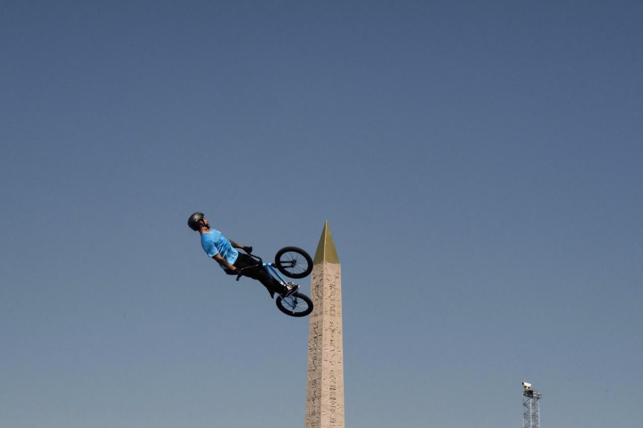 José Torres Gil, participe à une séance d'entraînement de BMX freestyle lors des Jeux olympiques de Paris 2024