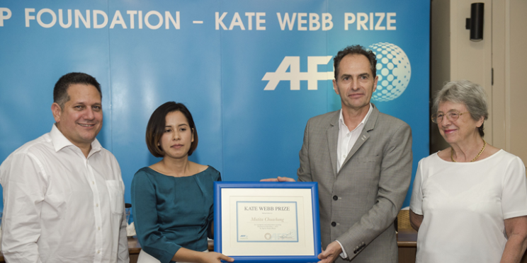 Mutita Chuachang, periodista tailandesa, recibe el premio Kate Webb