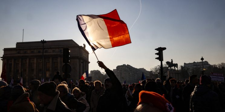 AFP to press charges over attack at Paris anti-vax rally